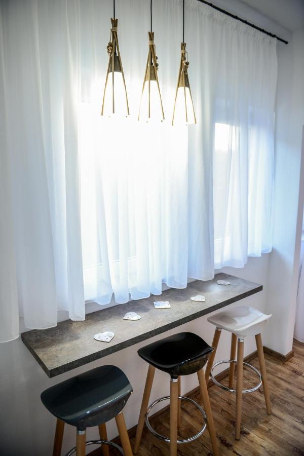 Laura Apartments ซินายา ภายนอก รูปภาพ