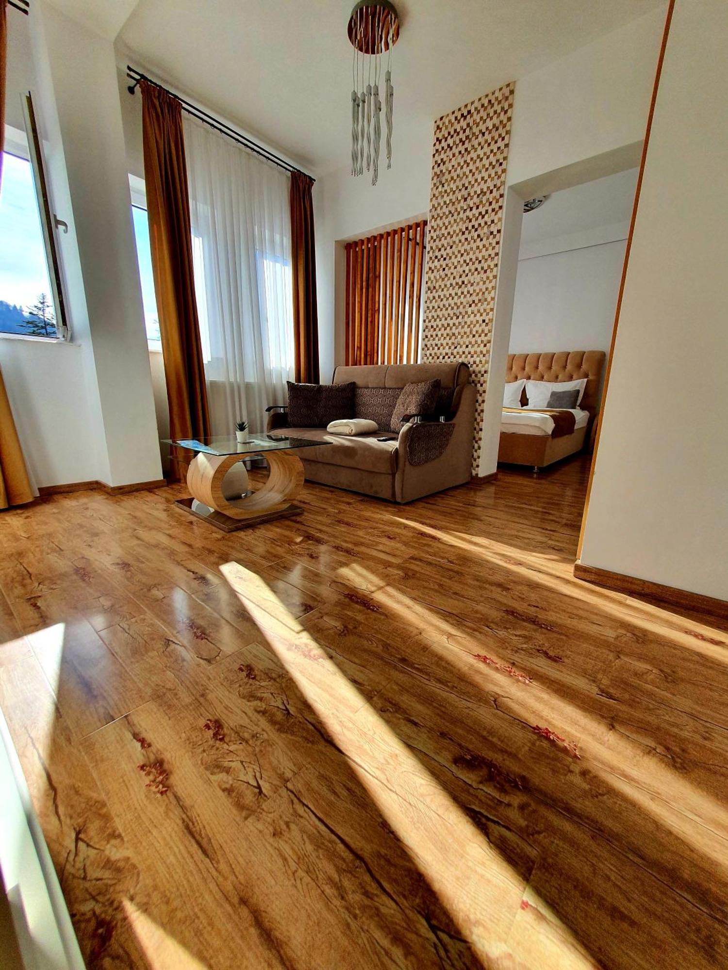 Laura Apartments ซินายา ภายนอก รูปภาพ