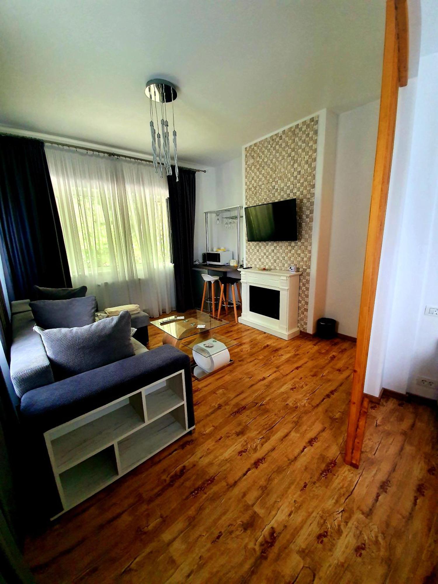 Laura Apartments ซินายา ภายนอก รูปภาพ